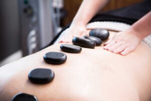 Read more about the article Hot Stone Massage: A Guide to Reaping the Benefits of Hot Stones