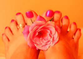 The Benefits of a Spa Pedicure: How They Can Help You Feel Amazing!